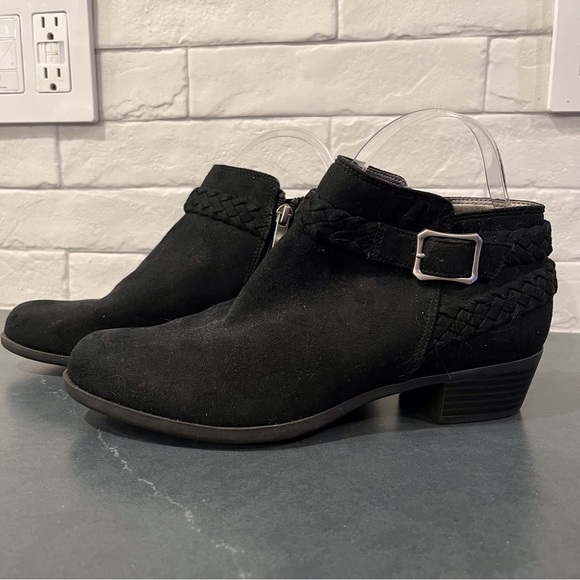 Life Stride sz 8 Adriana black microsuede ankle boots - Picture 12 of 16